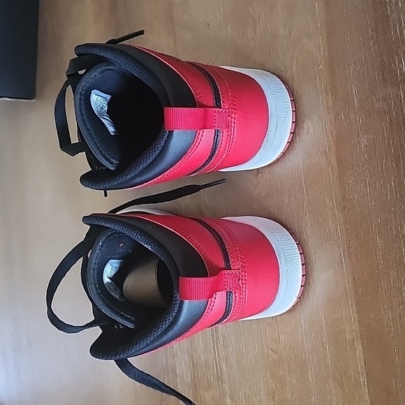 Nike Air Jordan 1 Mid PS Banned Bred 640734-074 Shoes Size Youth - Picture 6 of 12